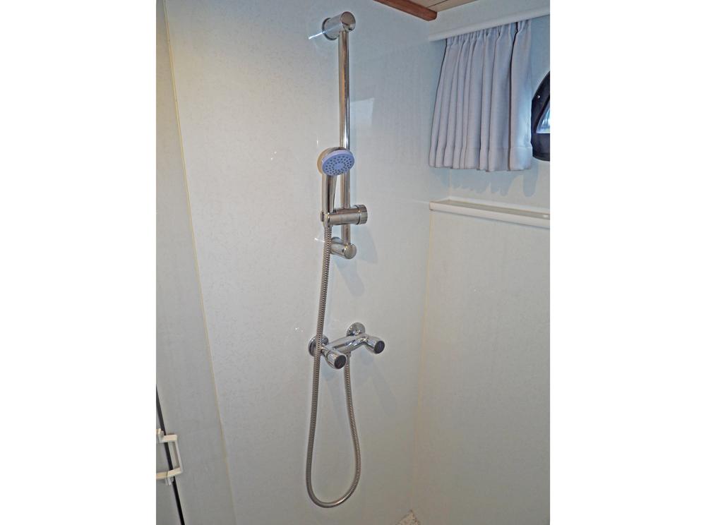 Aft cabin, Accommodation